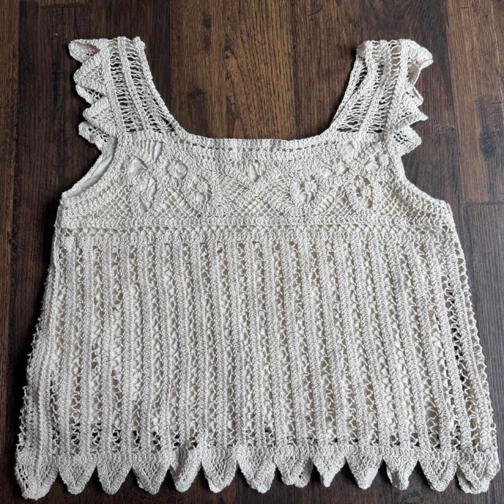 Crochet Knit Ruffle Tank Top - Picture 4 of 5